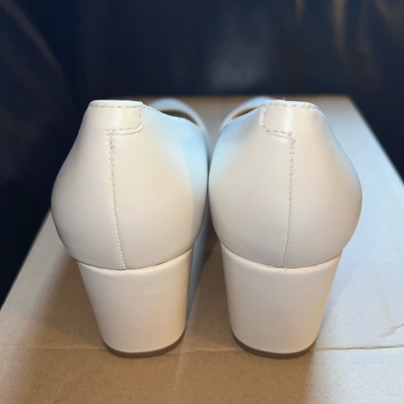 Nine West Pointed Kitten Heels Cream - Size US 6 Women - Picture 4 of 4